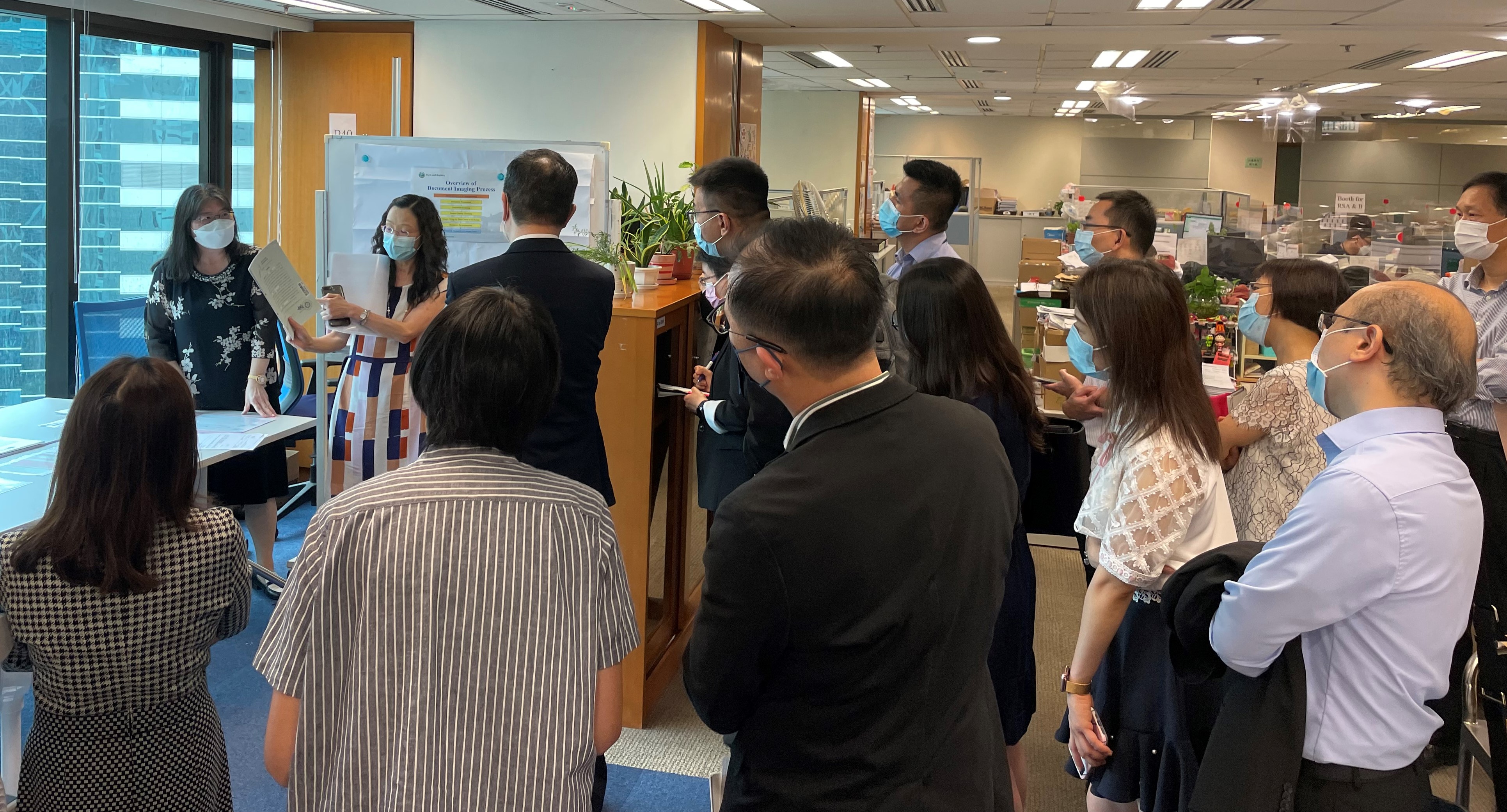 本 处 为 司 法 机 构 人 员 安 排 参 观 中 央 影 像 处 理 中 心