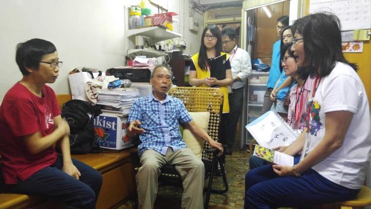 「共庆回归显关怀」家访活动 「共庆回归显关怀」家访活动