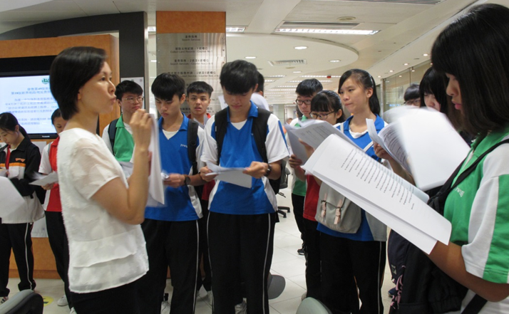 Visit by The Church of Christ in China Fong Yun Wah Secondary School